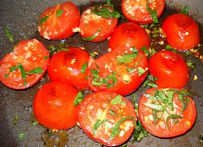 Petites Tomates poeles  l'ail et au persil