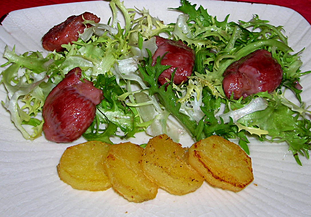 Salade De Gesiers De Canard Et Pommes Dorees