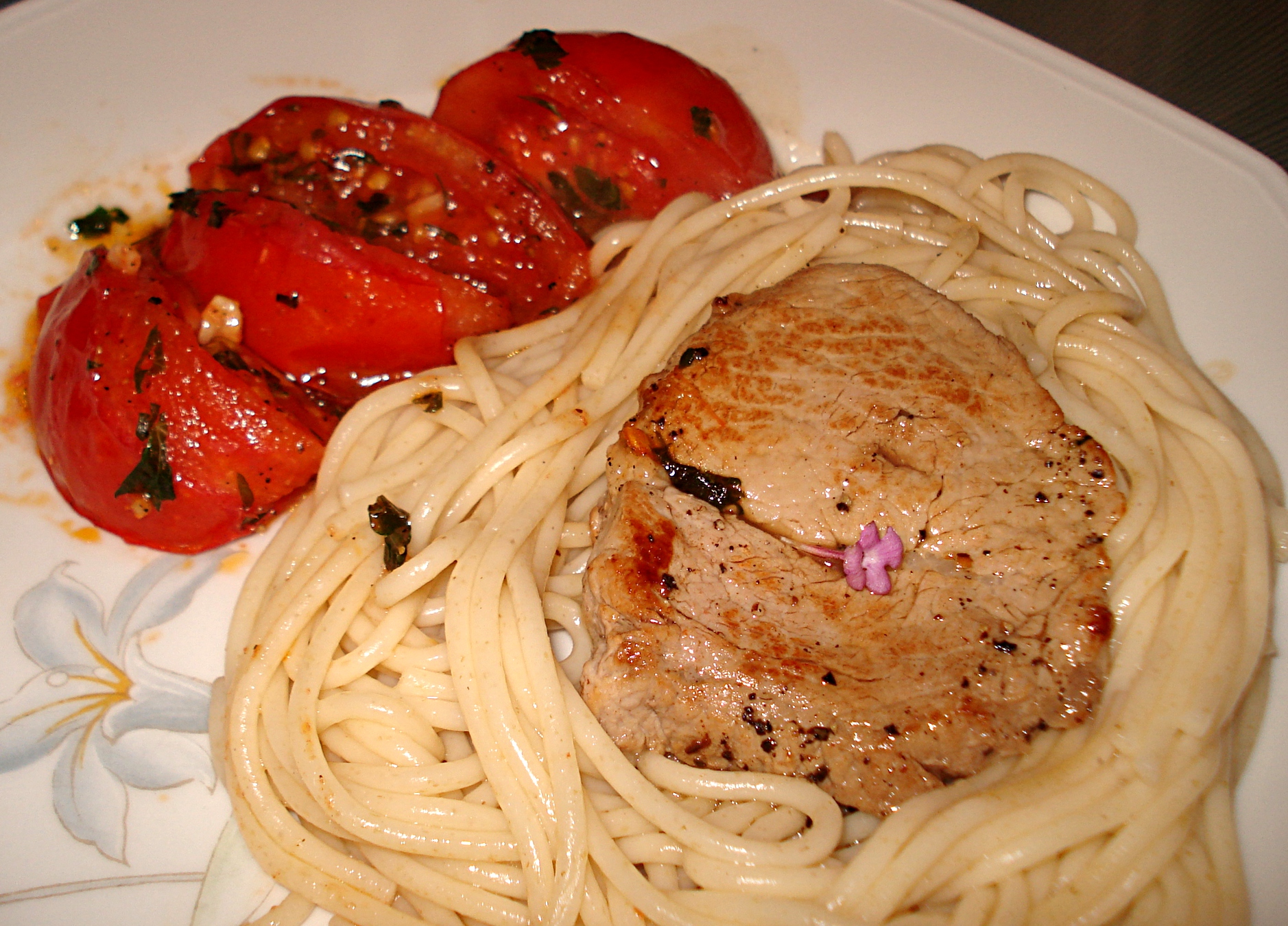 Médaillons de Veau, Tomates et Spaghetti