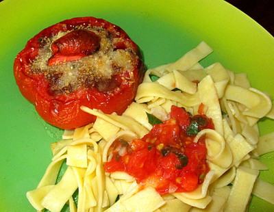 Tomates 'Albenga' farcies et Tagliatelles